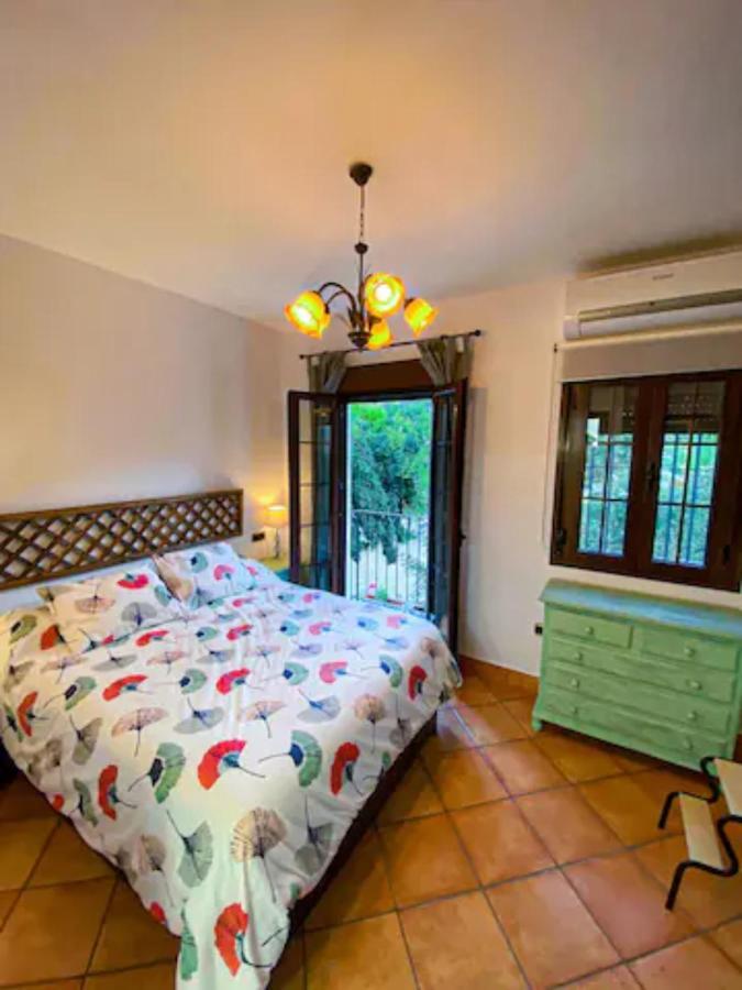 Grazalema - Casita La Calma - Incredible Views, Clima Frio-Calor, Wifi & Private Parking Optional Villa Exterior photo