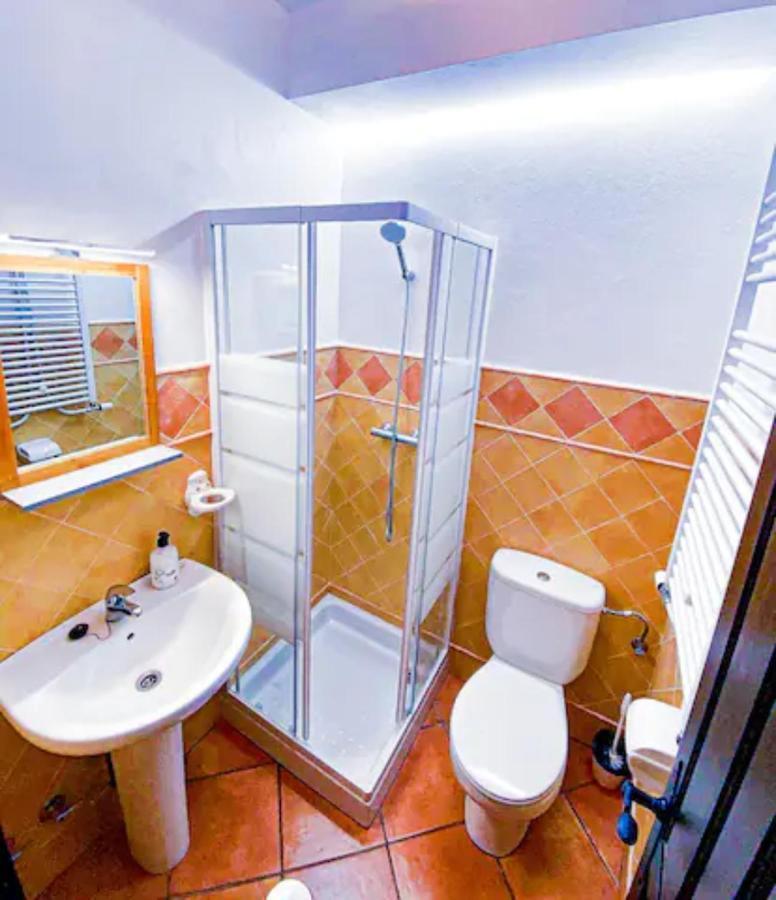 Grazalema - Casita La Calma - Incredible Views, Clima Frio-Calor, Wifi & Private Parking Optional Villa Exterior photo
